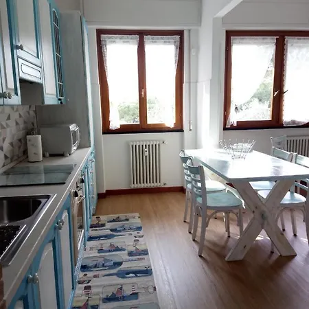 דירה Guardastelle House